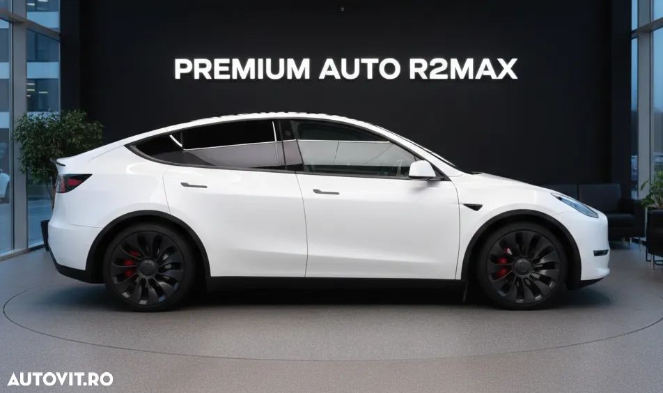 Tesla Model Y - 5