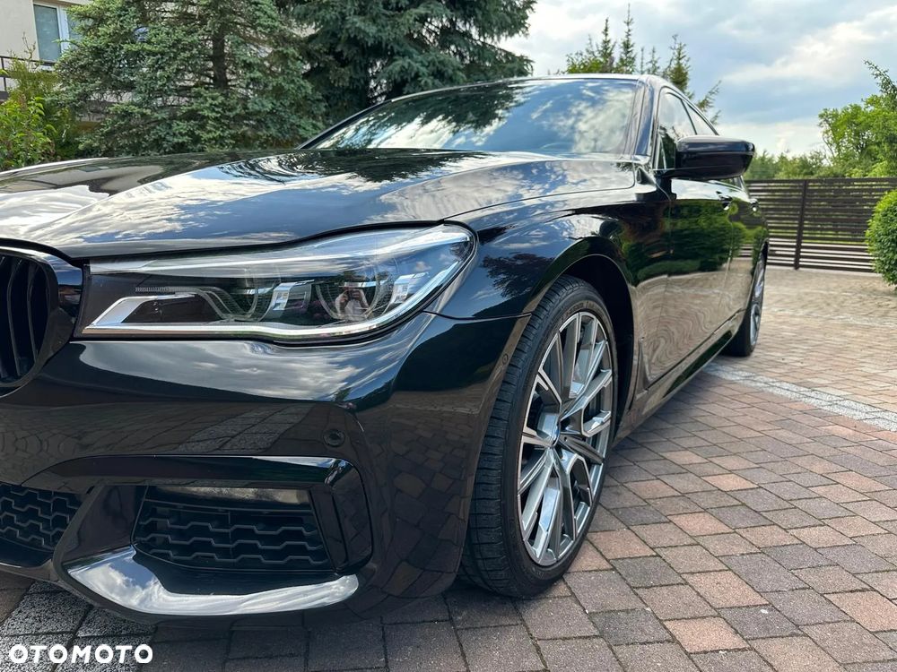 BMW Seria 7 750Li xDrive - 23