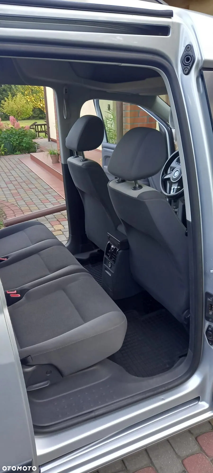 Volkswagen Caddy Maxi 1.6 TDI Comfortline DSG - 10