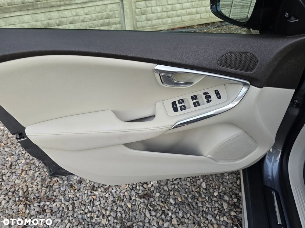 Volvo V40 Cross Country D2 Geartronic Summum - 40