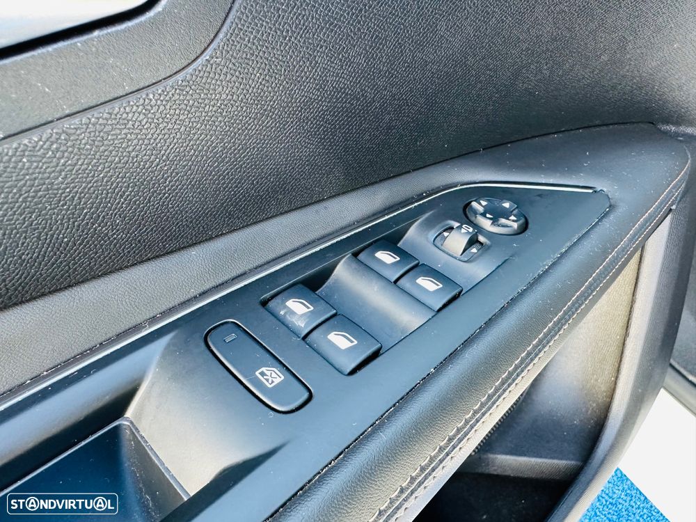 Peugeot 3008 1.6 BlueHDi GT Line EAT6 - 47