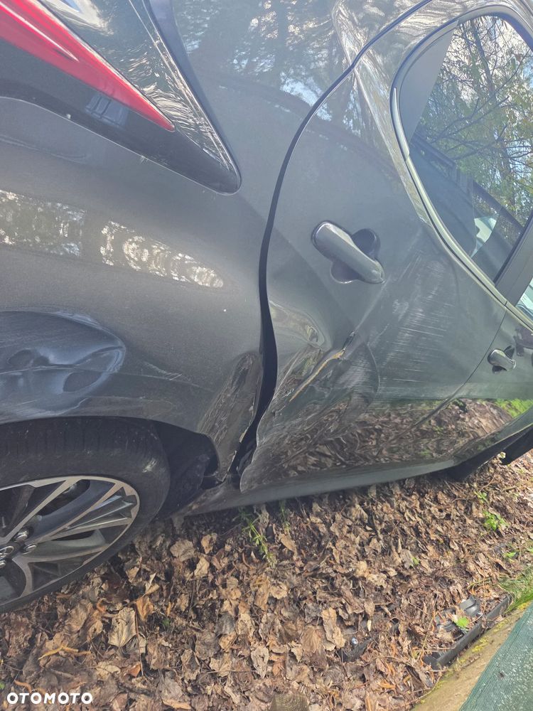 Toyota Yaris Hybrid 100 Premium - 10