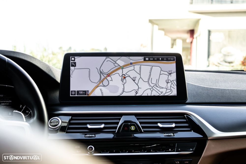 BMW 530 e Pack Desportivo M - 17