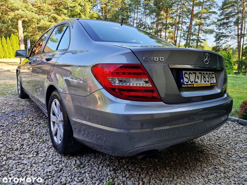 Mercedes-Benz Klasa C 180 CGI BlueEFFICIENCY Avantgarde - 3