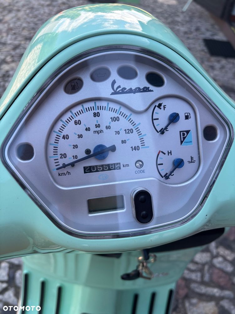 Vespa Grantourismo - 10