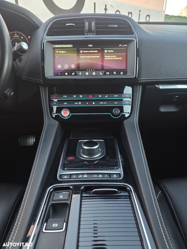 Jaguar F-Pace 20d AWD Aut. R-Sport - 9