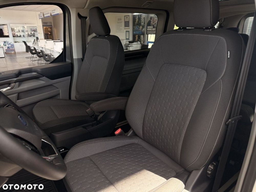 Ford Tourneo Custom - 14