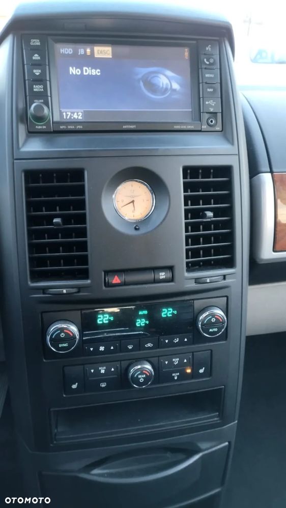 Chrysler Grand Voyager - 15