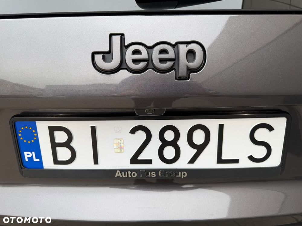 Jeep Cherokee - 26