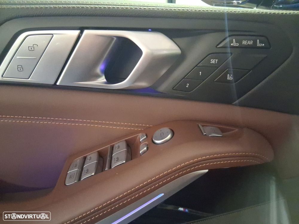 BMW X7 40 d xDrive Pack M — fotografia 20