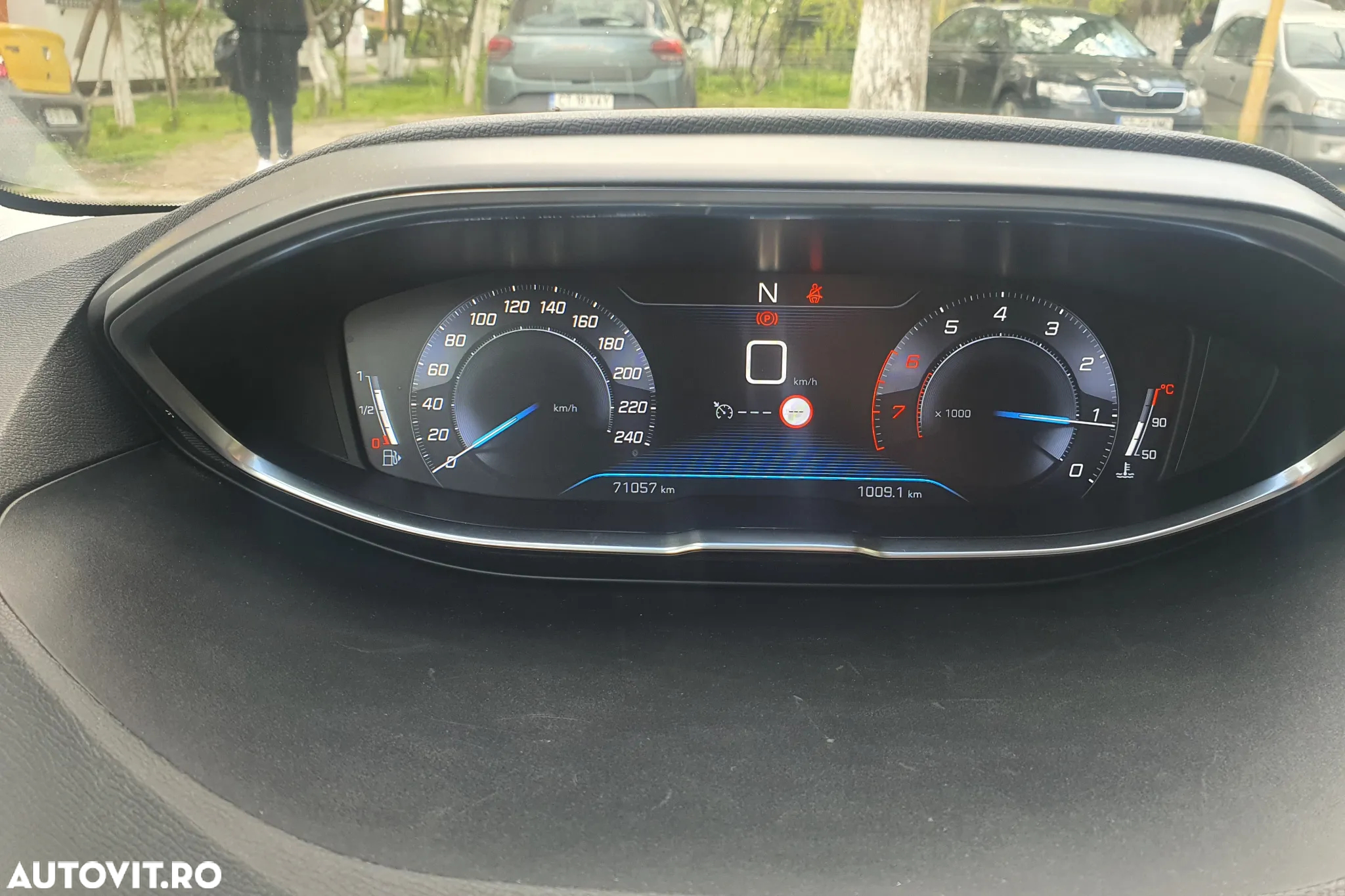 Peugeot 3008 1.2 PureTech Turbo S&S EAT8 Allure - 10