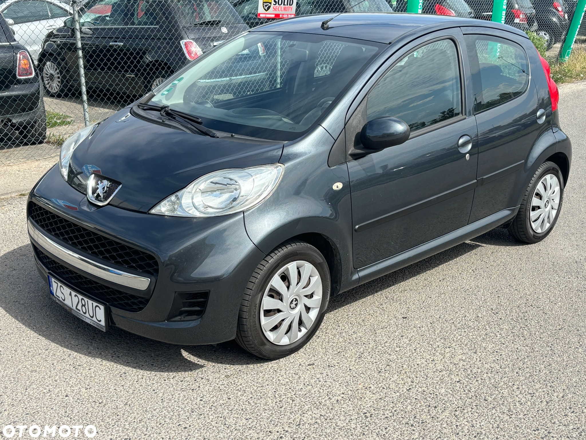 Peugeot 107 1.0 Trendy - 2