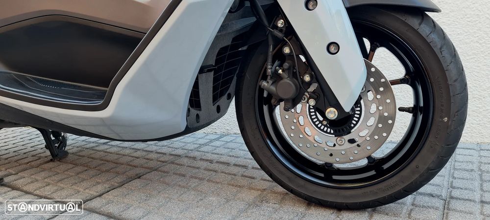 Yamaha NMAX 125 Tech MAX - 23