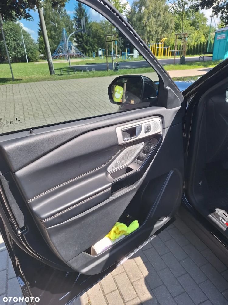 Ford Explorer - 13