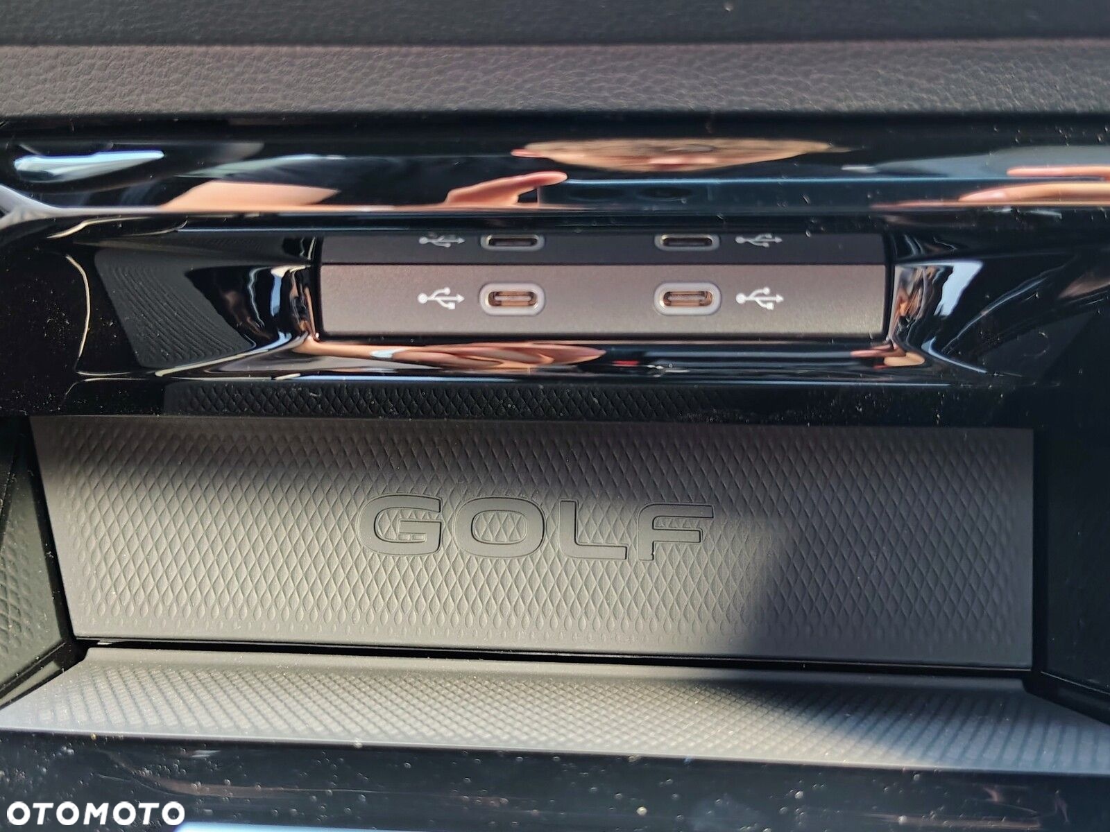 Volkswagen Golf - 22
