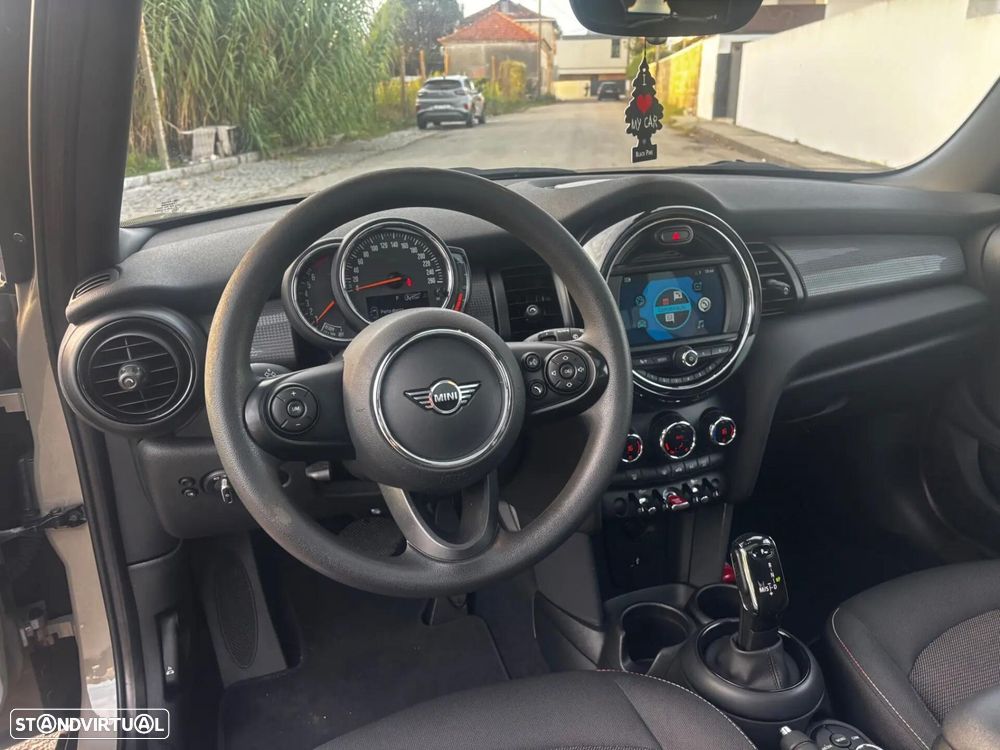 MINI 5 Portas Cooper Premium Yours Auto - 9
