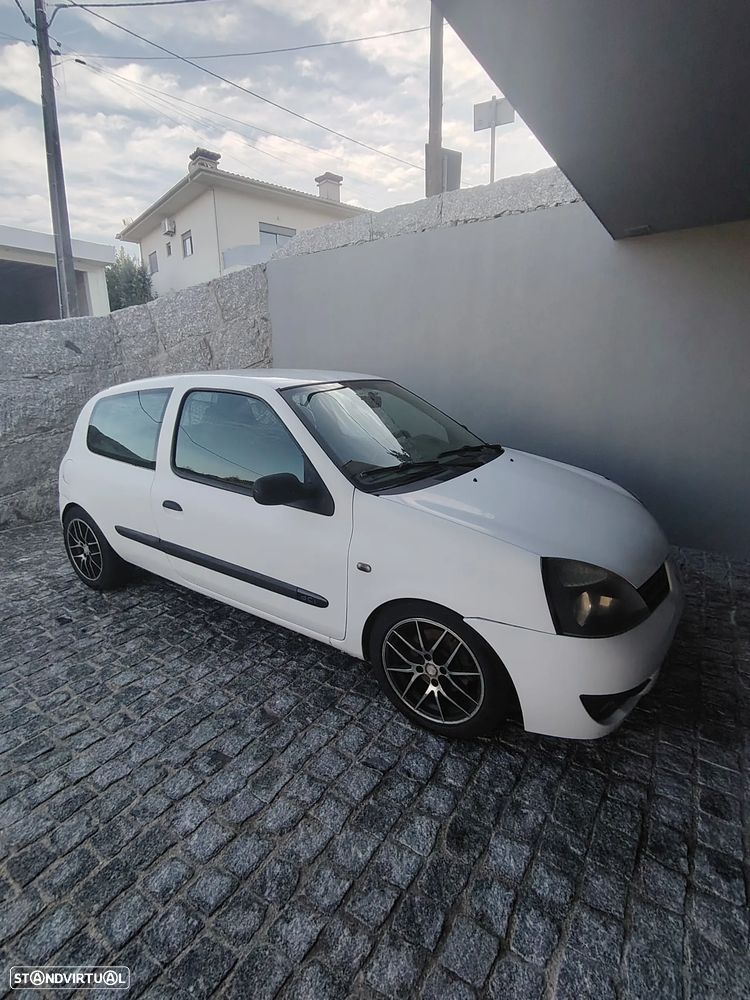 Renault Clio 1.5 dCi Dynamique - 1
