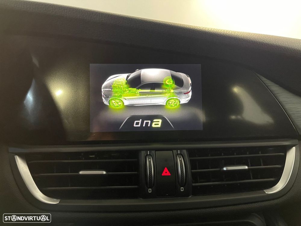 Alfa Romeo Giulia 2.2 D - 27