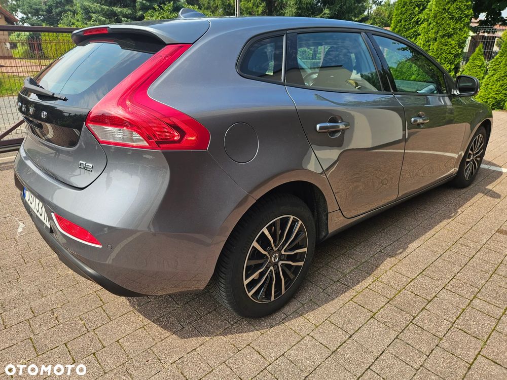 Volvo V40 D2 Momentum - 25