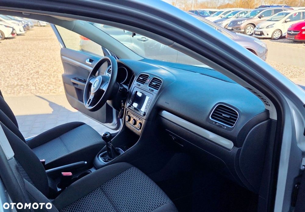 Volkswagen Golf - 21
