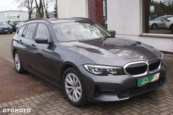 BMW Seria 3 318d Touring