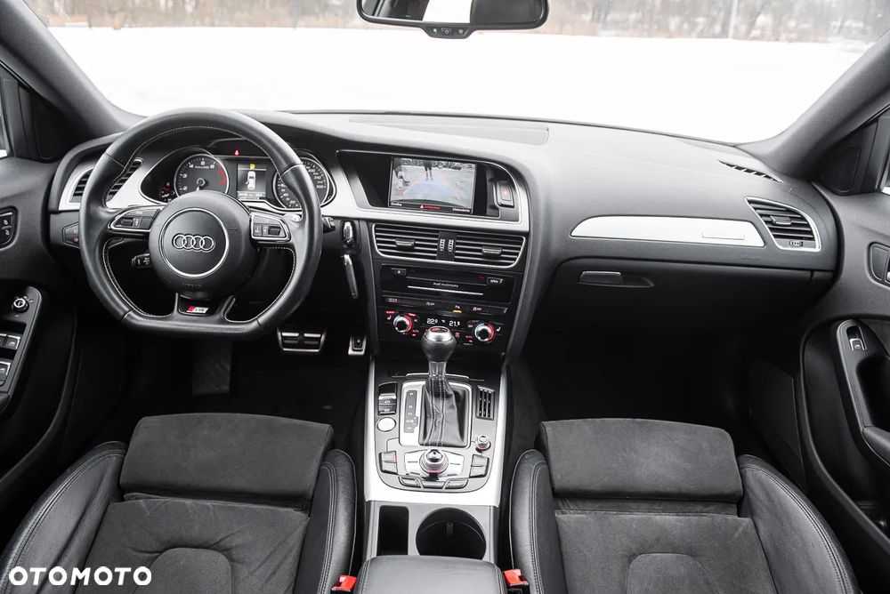 Audi S4 Avant S tronic - 29