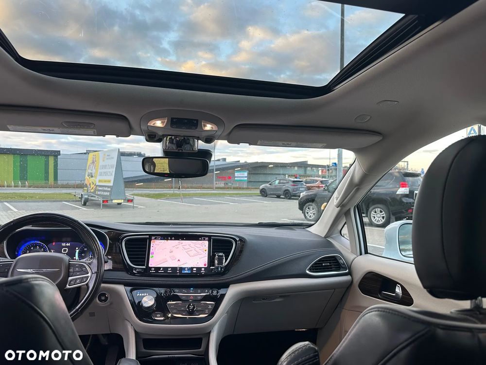 Chrysler Pacifica - 7