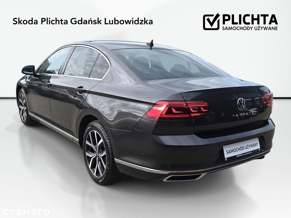 Volkswagen Passat 2.0 TDI Elegance DSG - 8