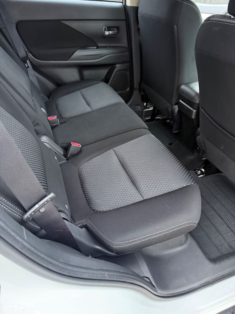 Mitsubishi Outlander 2.0 4WD CVT Plus - 11