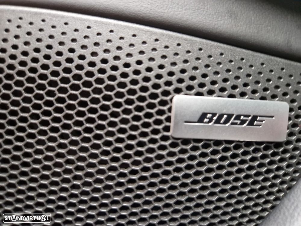 Porsche Taycan Cross Turismo 4S - 23