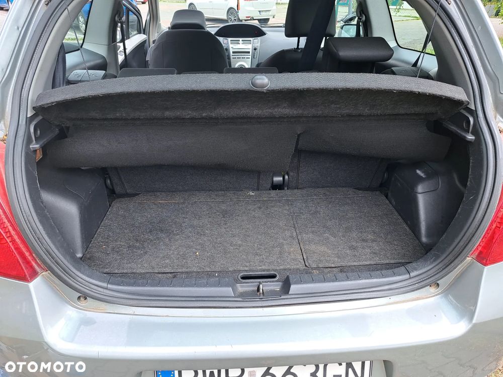 Toyota Yaris 1.0 VVT-i - 8