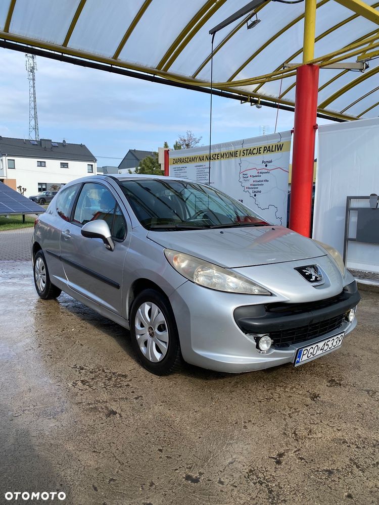 Peugeot 207 - 1