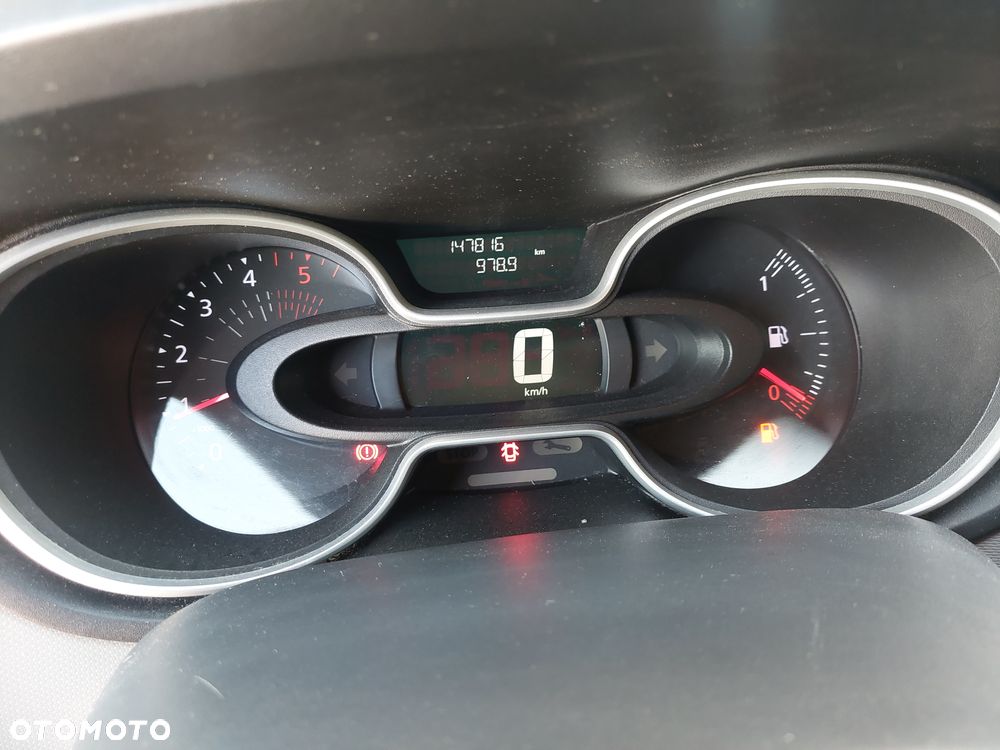 Renault Trafic warsztat - 15