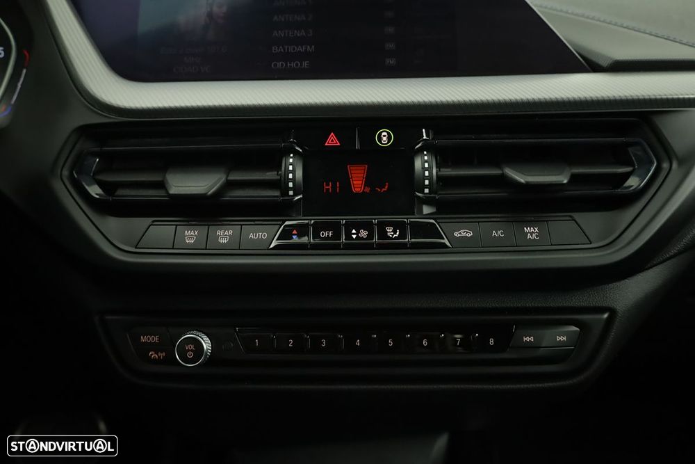 BMW 116 d Pack Desportivo M Auto - 13