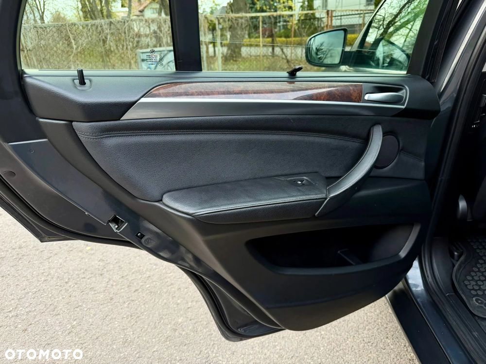 BMW X5 xDrive35i Edition Exclusive - 14