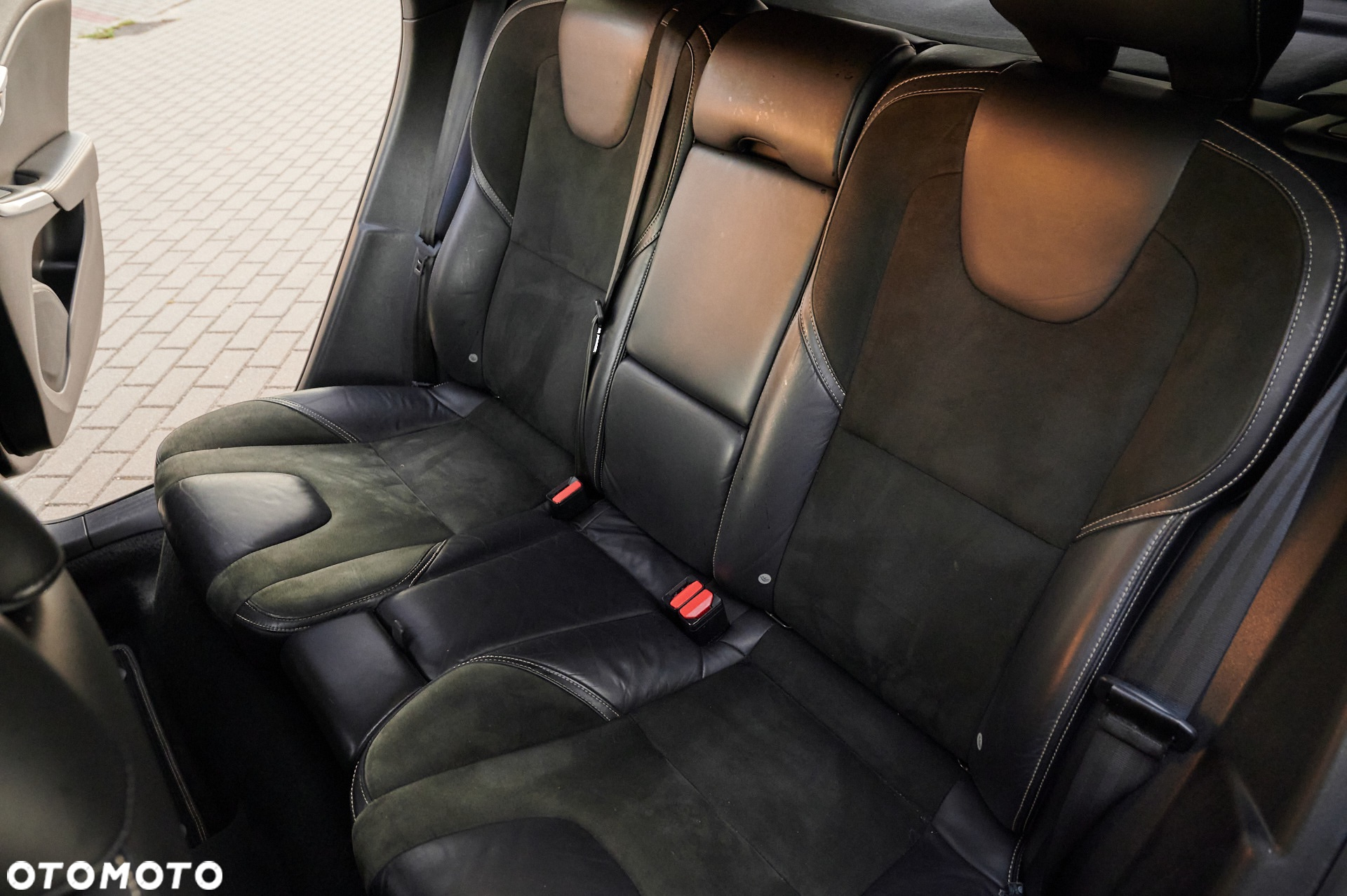 Volvo V40 D2 R-Design - 33
