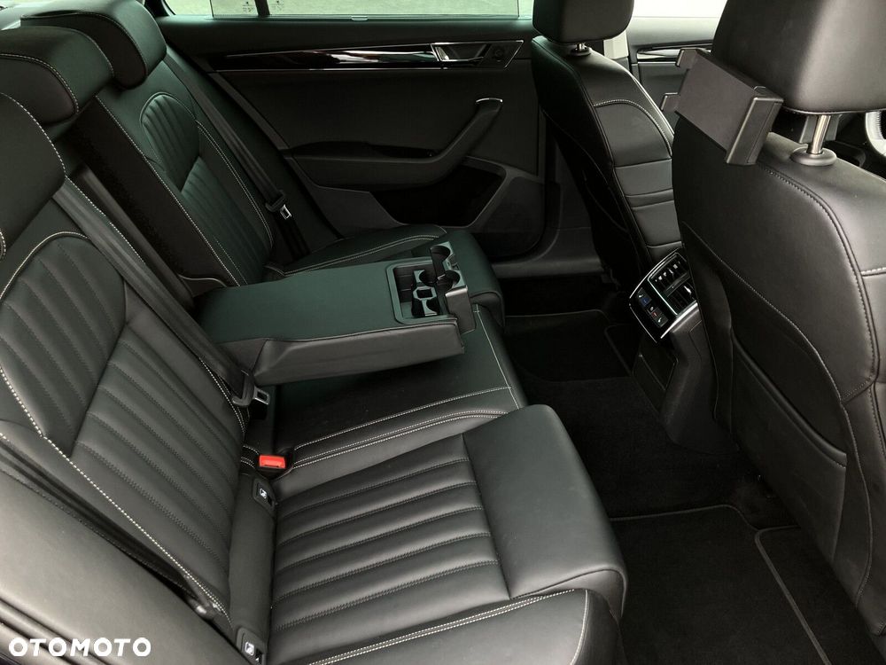 Skoda Superb 2.0 TDI SCR L&K DSG - 9
