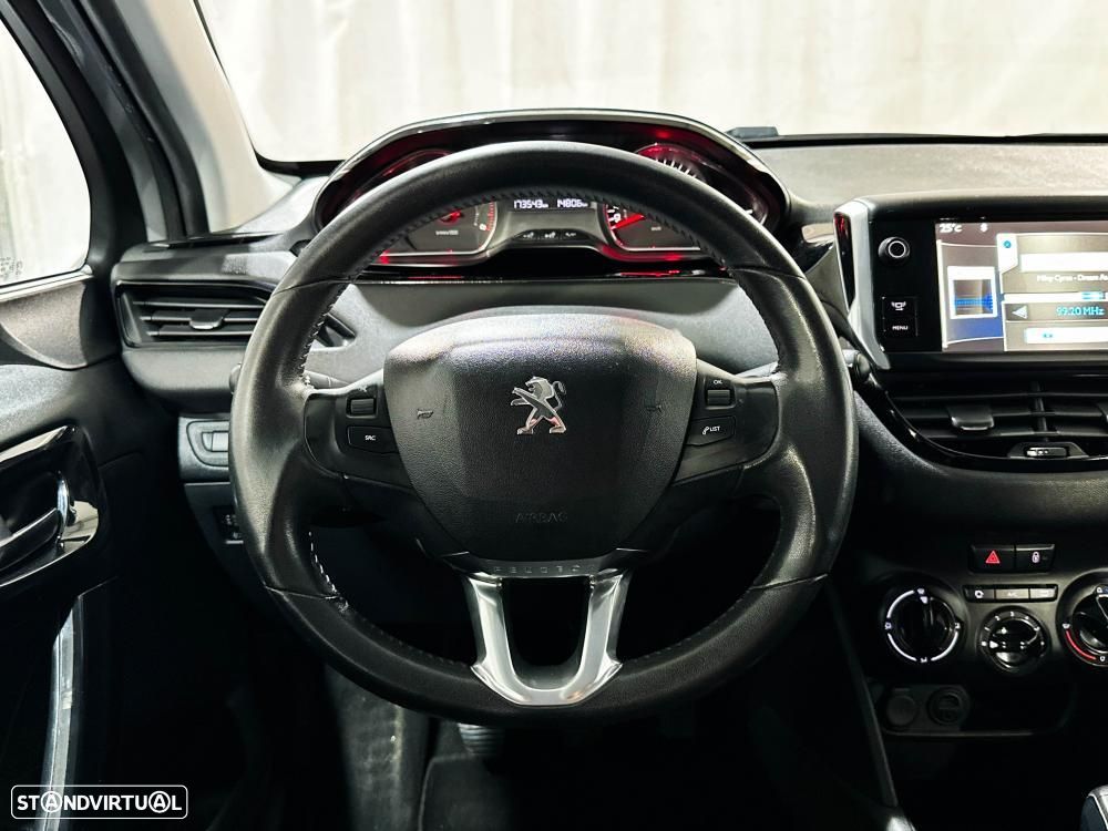 Peugeot 208 1.4 HDi Allure - 21
