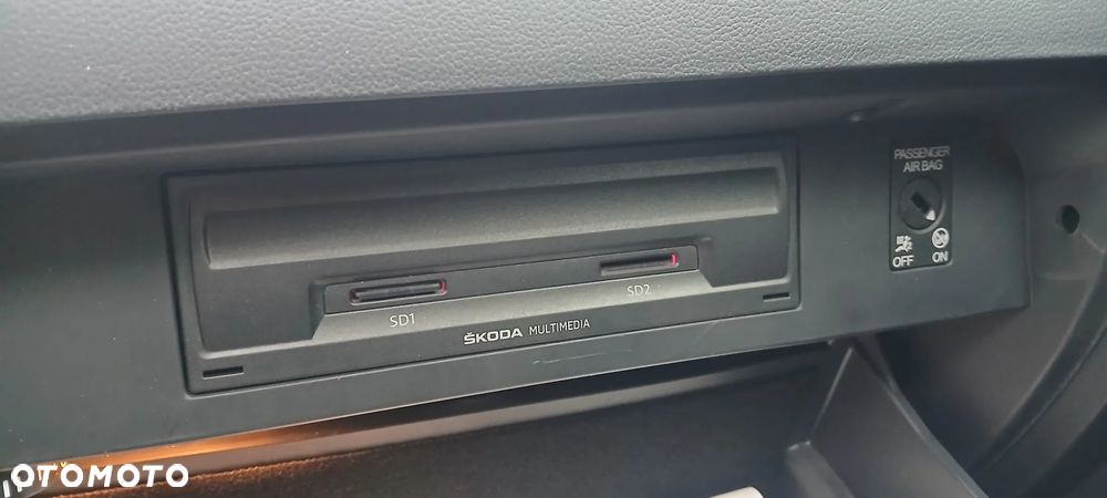 Skoda Octavia 2.0 TDI RS - 25