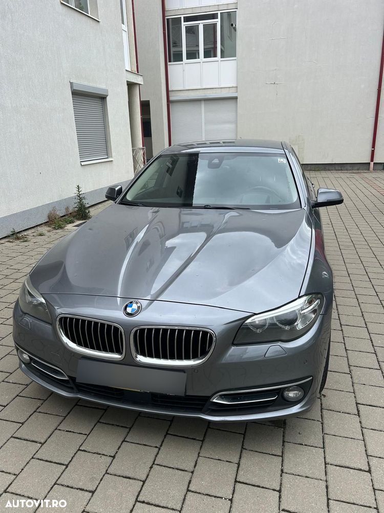 BMW Seria 5 525d xDrive AT - 13