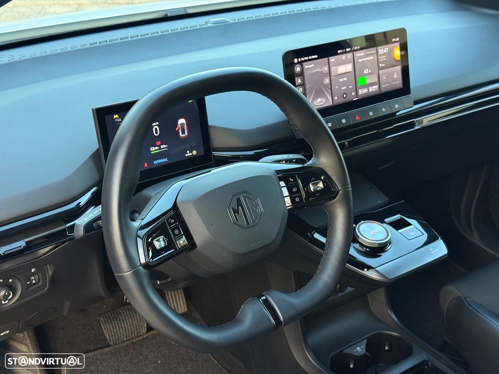 MG MG4 64 kWh Luxury - 11