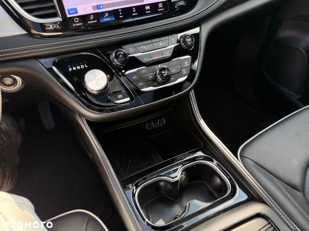 Chrysler Pacifica - 22