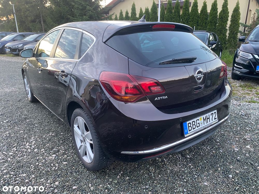 Opel Astra 1.4 Turbo Exklusiv - 4