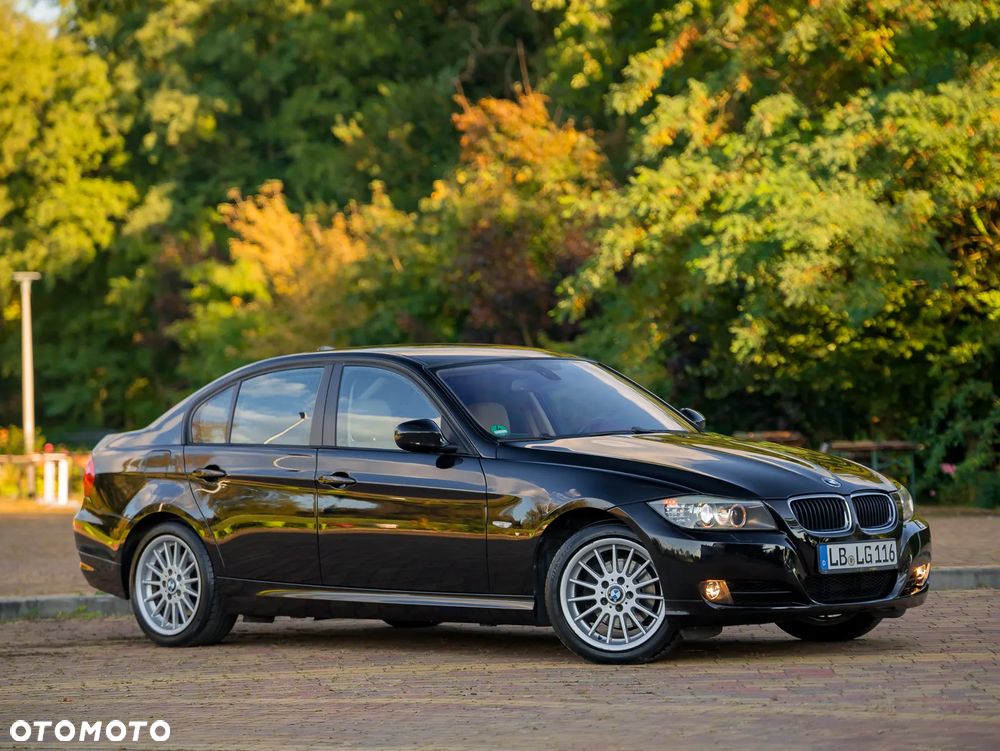 BMW Seria 3 318i - 4