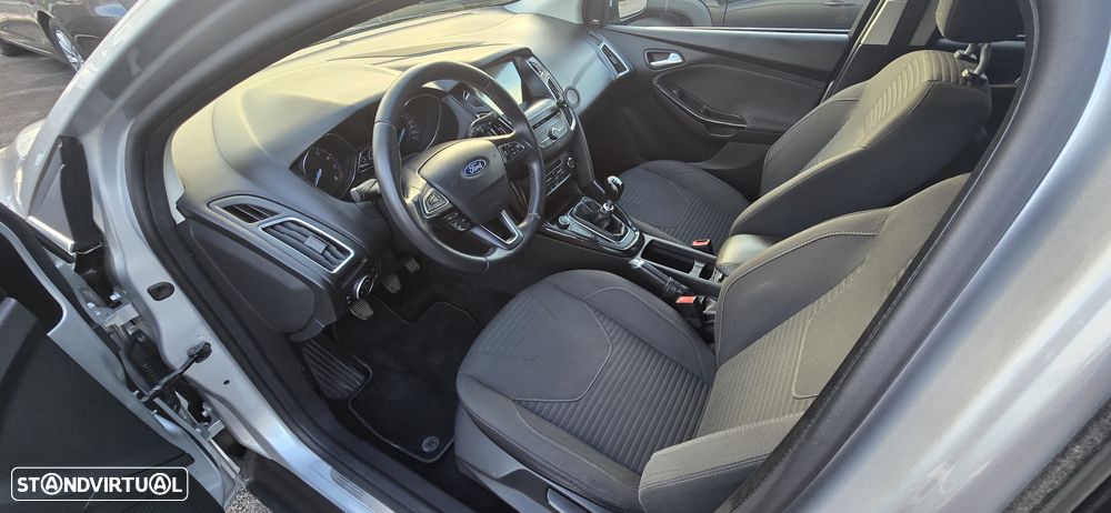 Ford Focus 1.0 EcoBoost Titanium - 6
