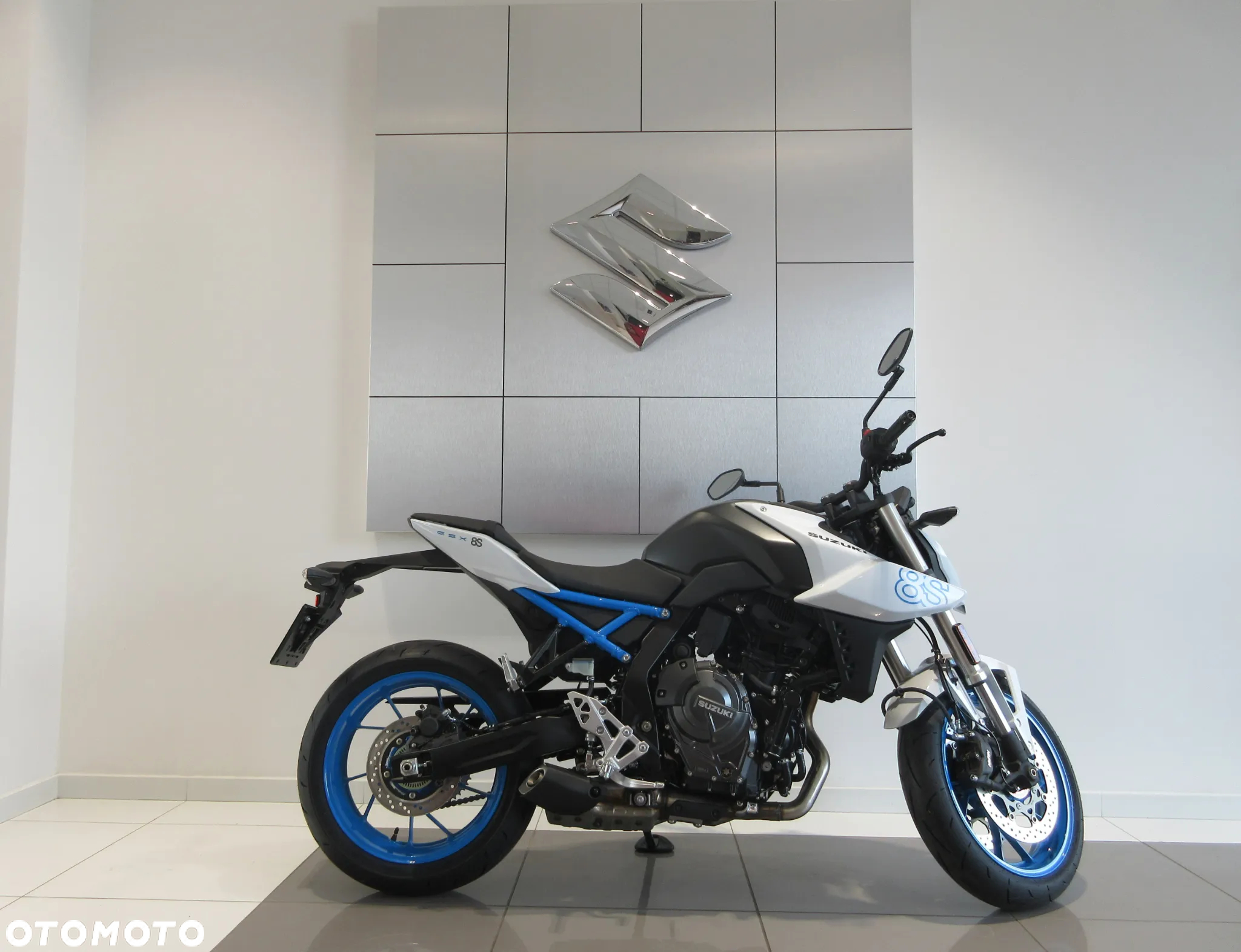 Suzuki GSX - 2