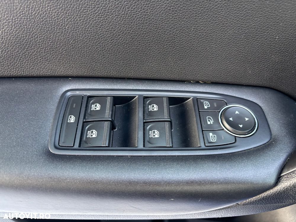 Renault Captur TCe 140 EDC GPF BUSINESS EDITION - 22