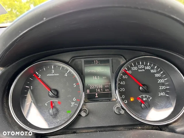 Nissan Qashqai 2.0 dCi 4 x 4 DPF acenta - 17