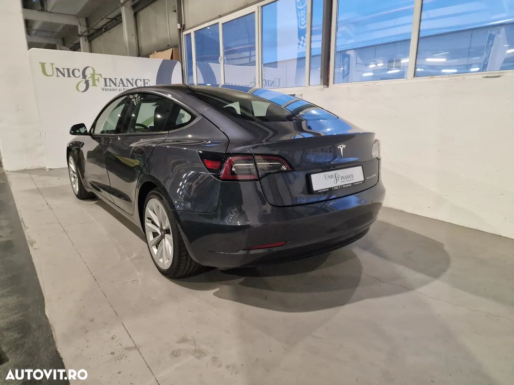 Tesla Model 3 - 6