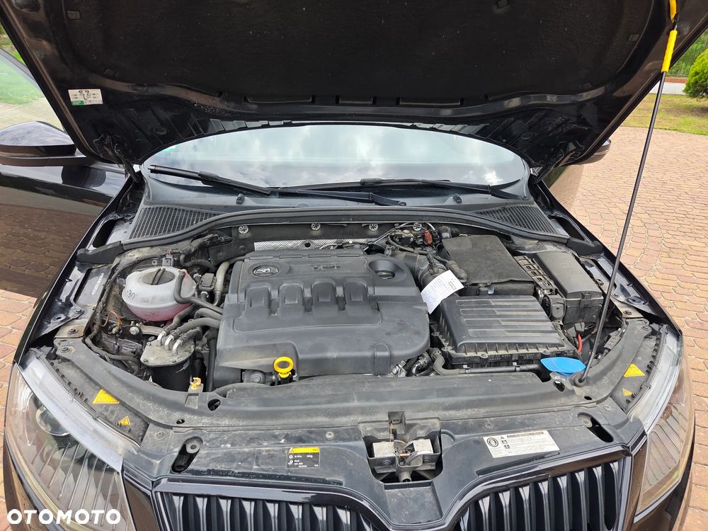 Skoda Octavia 2.0 TDI DSG RS - 15